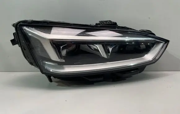 Audi A5 Headlight/headlamp 8W6941036