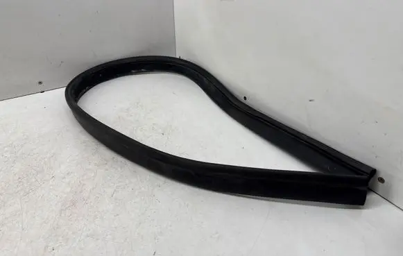 BMW 1 F20 F21 Engine compartment rubber 7239145