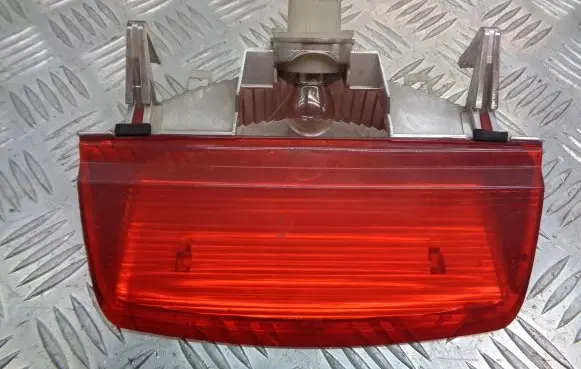 Nissan Micra Third/center stoplight