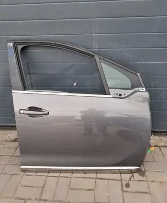 Peugeot 2008 I Front door