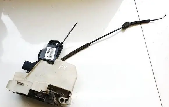 Volkswagen PASSAT B5 Front door lock 3B0837867