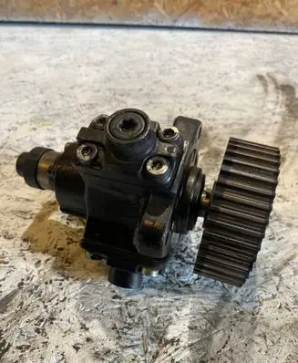 Opel Astra H Fuel injection high pressure pump 0055204599 0403701 0445010097