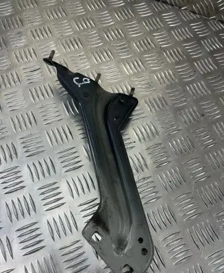 Audi Q5 SQ5 Fender mounting bracket 8r0821135