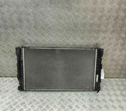 BMW 5 G30 G31 Coolant radiator 8590047