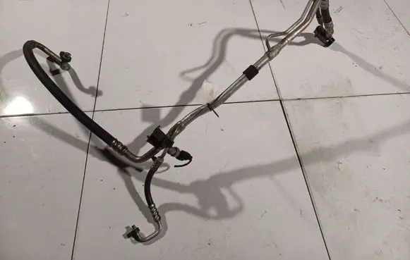 KIA Optima Air conditioning (A/C) pipe/hose 