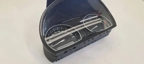 BMW X3 E83 Speedometer (instrument cluster) 3414373 25811510 1024630