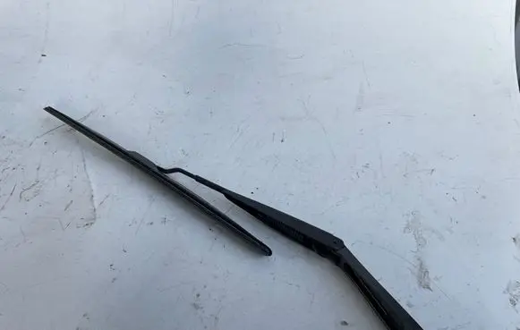 KIA Rio Front wiper blade arm 98311H8000