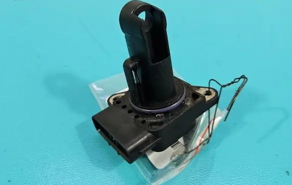 Toyota Avensis T250 Mass air flow meter 22204-30010 IMPRK1535620