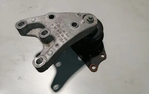 Skoda Fabia Mk1 (6Y) Engine mount bracket 6Q0199185M 6Q0199262AF