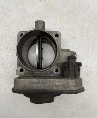 Skoda Octavia Mk1 (1U) Throttle valve 038128063C