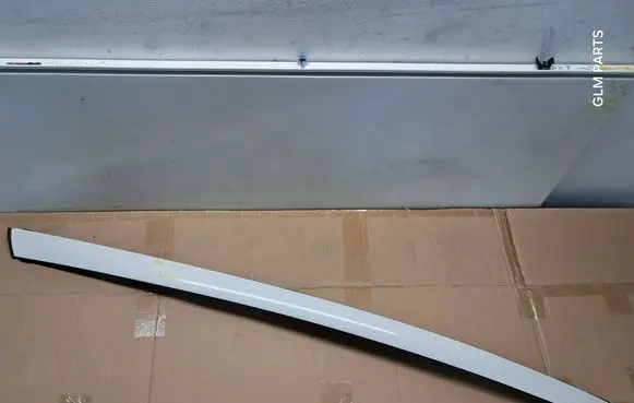 Citroen C4 II Picasso Windshield trim 9676785080