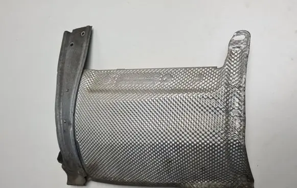 Mercedes-Benz C W204 Exhaust heat shield A2046800122
