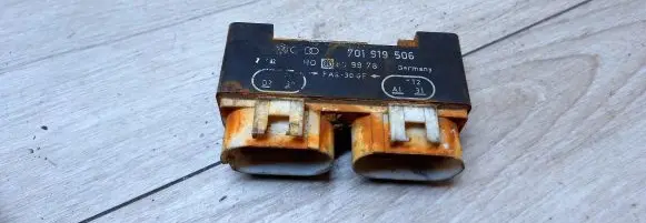 Coolant fan relay