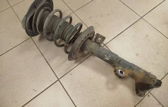Mercedes-Benz E W212 Front shock absorber with coil spring A2123201338 801404001685