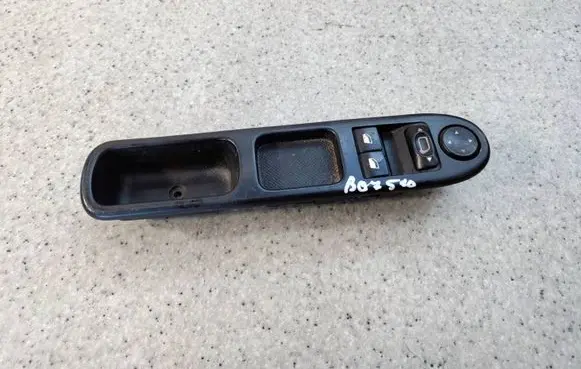 Peugeot 307 Electric window control switch 53269706
