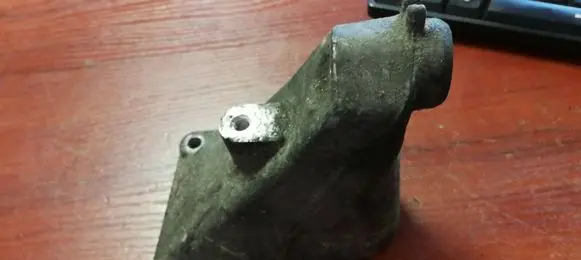 Mercedes-Benz C W202 Engine mounting bracket 6112230604