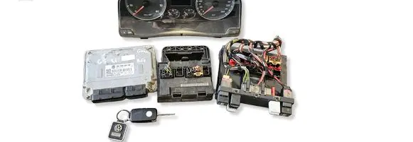 Volkswagen Golf V Engine ECU kit and lock set 06A906033EM
