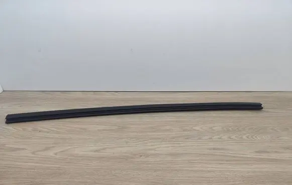 Volvo XC70 Rubber seal front coupe door 31256254