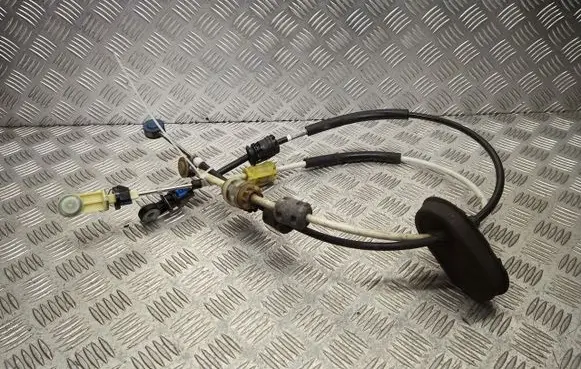 Opel Insignia A Gear shift cable linkage 