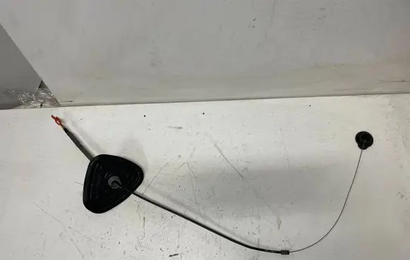 Audi A3 S3 8V Fuel cap flap release cable 8V7862193