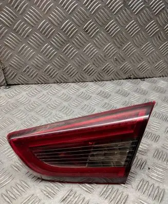 Tailgate rear/tail lights