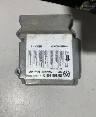 Volkswagen Touran I Airbag control unit/module 1T0909605D 5WK43828 02H021