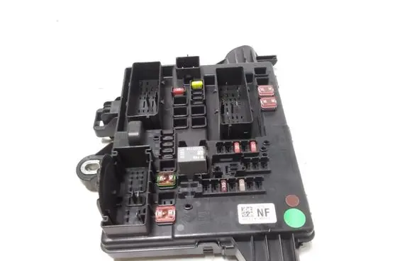 Opel Insignia A Fuse module 1327732203 10484522509