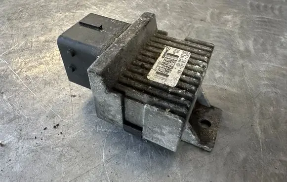 Citroen C5 Glow plug pre-heat relay 9663824880