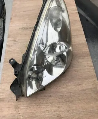 Toyota Corolla Verso AR10 Headlight/headlamp