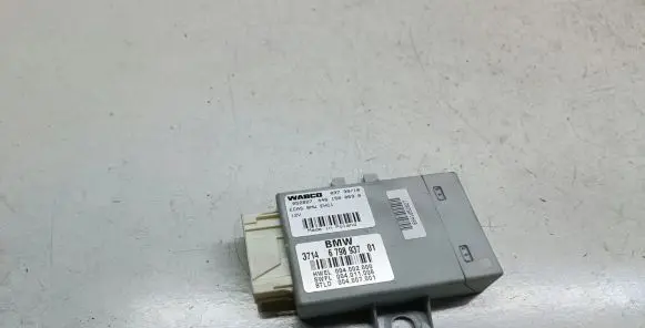 BMW 5 F10 F11 Air suspension control unit module (rear) 6798937 37146798937