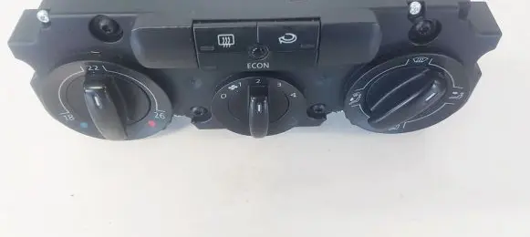 Volkswagen PASSAT B6 Climate control unit