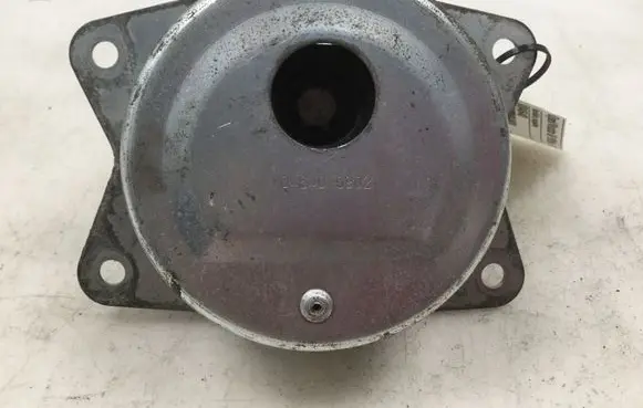 Opel Vectra B Engine mount bracket V04640