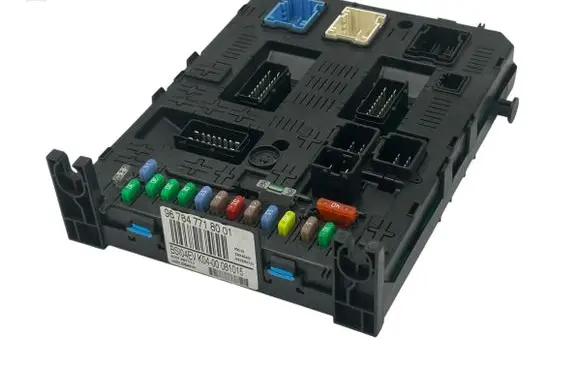 Citroen Jumpy Fuse module 967847718001 20977771 230462202