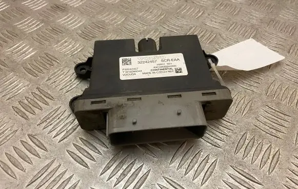 Volvo XC90 Adblue control unit 32242457