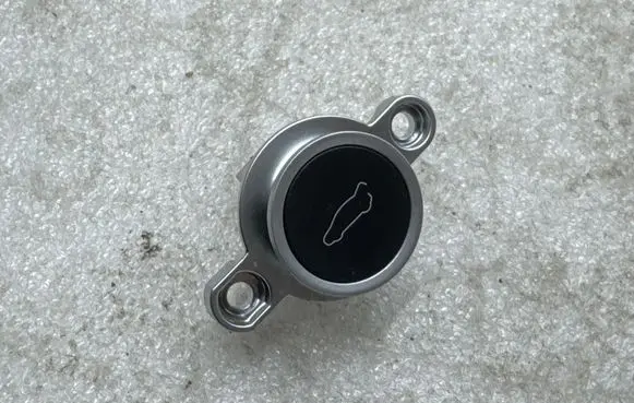 Tesla Model X Tailgate/boot open switch button 104262900C 40438504 44181006