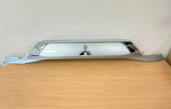 Mitsubishi Outlander Tailgate trim 5817A265