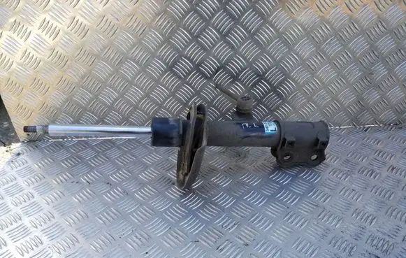 Hyundai i40 Front shock absorber/damper 546513Z230