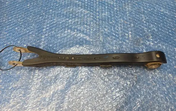 Mercedes-Benz CLS C219 Rear upper control arm/wishbone R2303520205