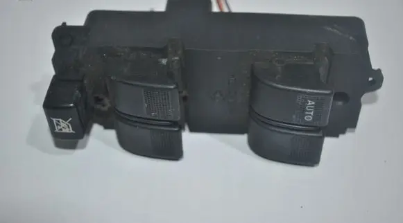 Mazda 2 Electric window control switch 05074535