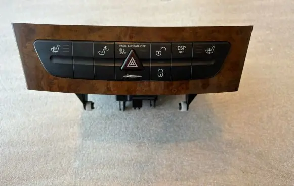 Mercedes-Benz E W211 Glove box A2116800552 2116800552