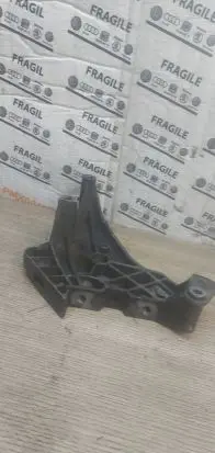 Volkswagen PASSAT B6 Engine mounting bracket 03g199207e