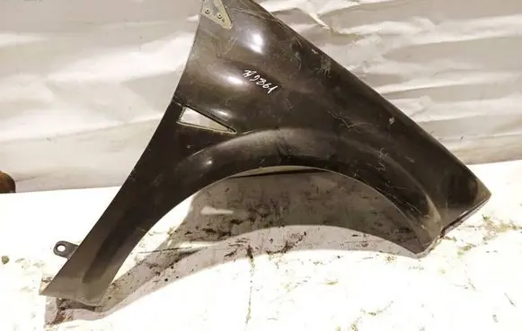 Renault Megane II Fender juoda