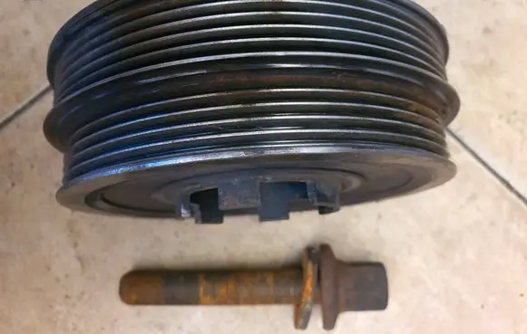 BMW 5 E39 Crankshaft pulley 11232247565