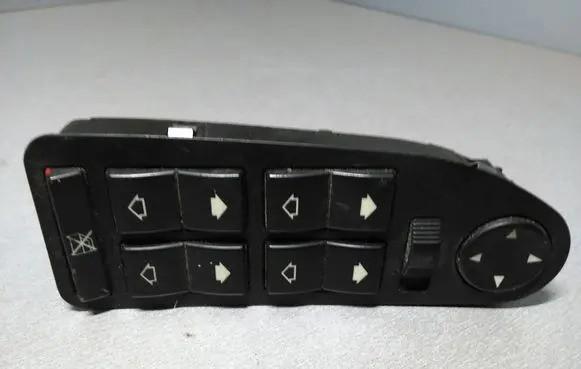 BMW 5 E39 Electric window control switch 8368966