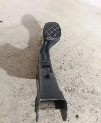 Volkswagen Golf IV Clutch pedal 