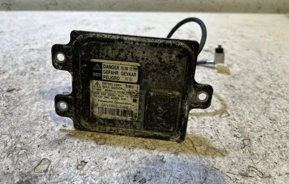 Dodge Challenger Headlight ballast module Xenon CHVA89G10468