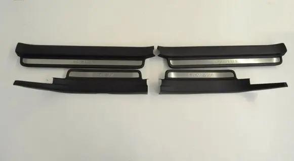 Toyota Avensis T250 sill trim set (inner) 6791305040 6791805040