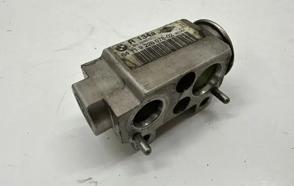 Air conditioning (A/C) expansion valve
