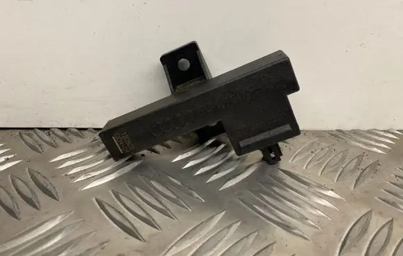 Audi A6 S6 C7 4G Keyless (KESSY) go control unit/module 8K0907247