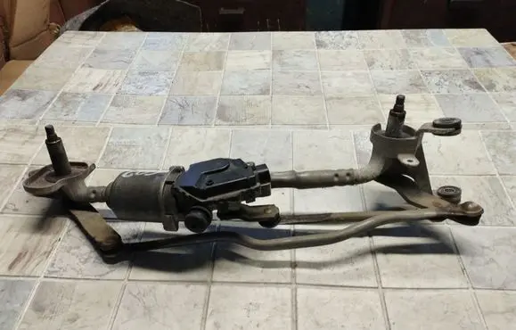 Mazda 5 Front wiper linkage and motor 1593000600